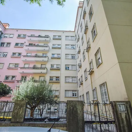 Apartament Charming Near Metro Lizbona