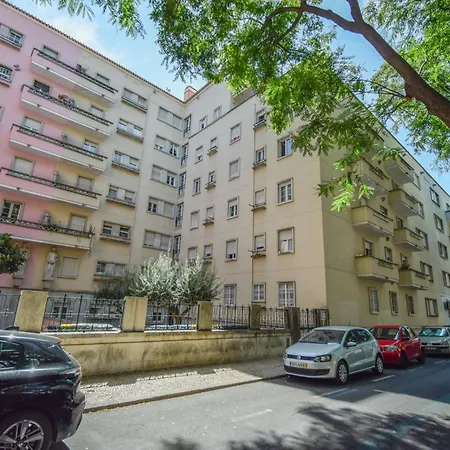 Apartament Charming Near Metro Lizbona
