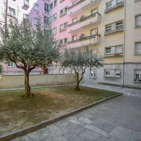 Apartament Charming Near Metro Lizbona