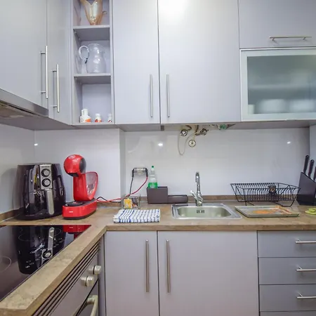 Appartement Charming Near Metro