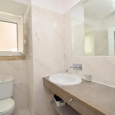 Appartement Charming Near Metro