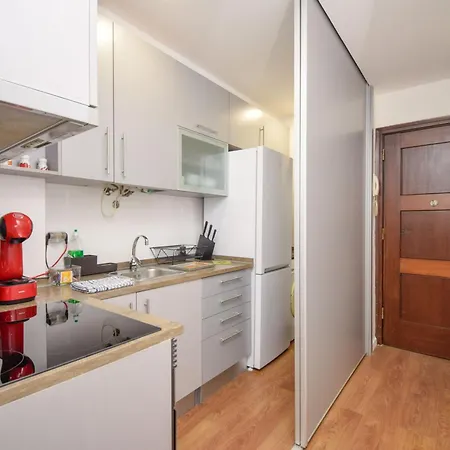 Appartement Charming Near Metro