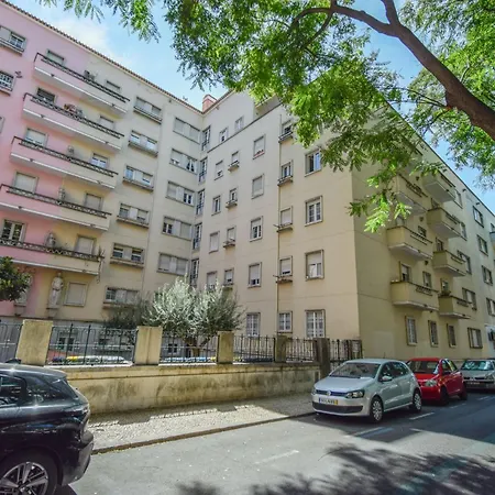 Daire Charming Near Metro Lisboa
